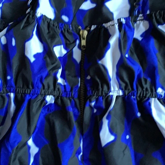 Top - Picture 2 of 2